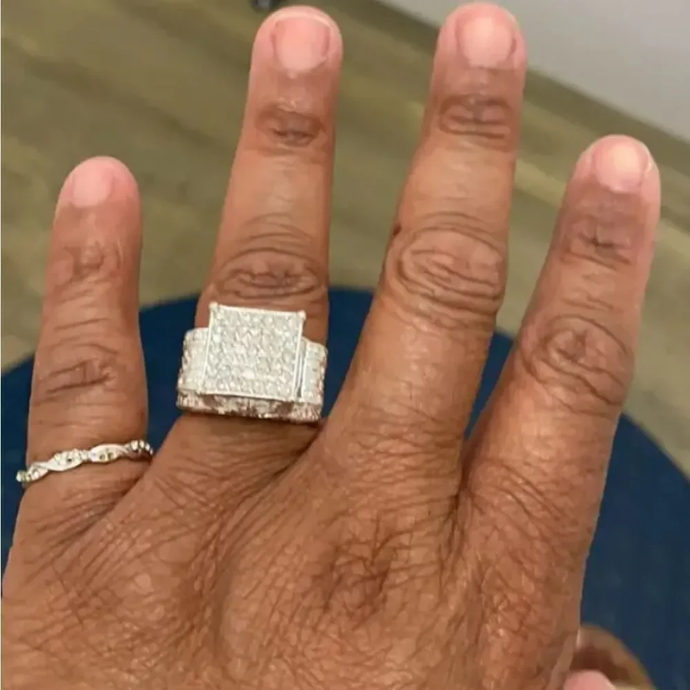 Unisex diamond Wedding ring sz 9